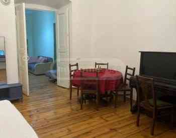 ქირავდება 2 ოთახიანი ბინა 65მ² 1/3 სართ თბილისი