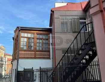 ქირავდება ახალი აშენებული ბინა სოლოლაკში Тбилиси