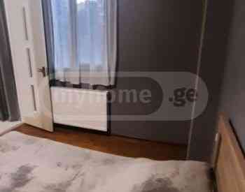 ქირავდება 2 ოთახიანი ბინა 45მ² 4/8 სართ თბილისი