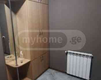 ქირავდება 2 ოთახიანი ბინა 45მ² 4/8 სართ თბილისი