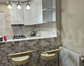 ქირავდება 2 ოთახიანი ბინა 42მ² 10/10 სართ თბილისი - photo 1