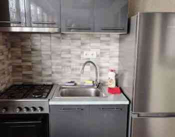 ქირავდება 2 ოთახიანი ბინა 45მ² 1/9 სართ თბილისი