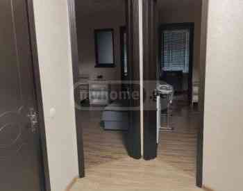 ქირავდება 2 ოთახიანი ბინა 45მ² 1/9 სართ თბილისი