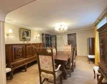 Apartments For Rent three-room 110м² 2/5 floor Tbilisi