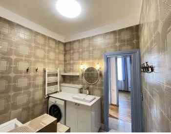 ქირავდება 4 ოთახიანი ბინა 150მ² 1/2 სართ თბილისი