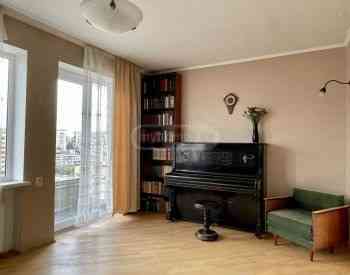 Apartments For Rent six-room 140м² 9/9 floor Tbilisi