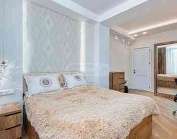 ქირავდება 4 ოთახიანი ბინა 140მ² 8/9 სართ თბილისი