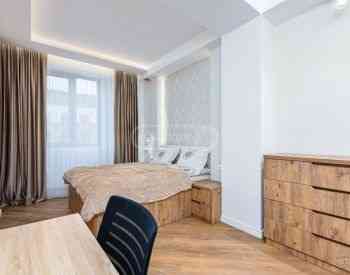 ქირავდება 4 ოთახიანი ბინა 140მ² 8/9 სართ თბილისი