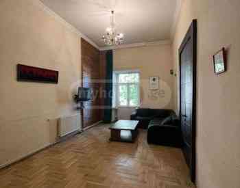 Apartments For Rent three-room 90м² 2/3 floor Tbilisi