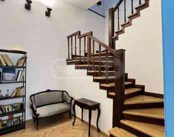 ქირავდება 4 ოთახიანი ბინა 150მ² 1/2 სართ თბილისი