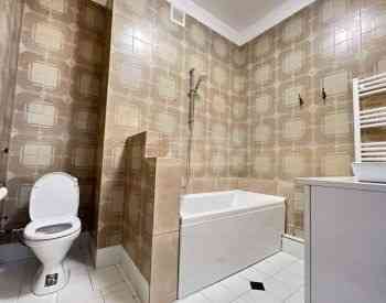 ქირავდება 4 ოთახიანი ბინა 150მ² 1/2 სართ თბილისი