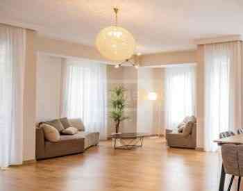 ქირავდება 4 ოთახიანი ბინა 160მ² 8/12 სართ თბილისი