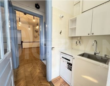 ქირავდება 4 ოთახიანი ბინა 150მ² 1/2 სართ თბილისი - photo 1