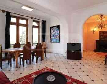 Apartments For Rent five-room 280м² 4/5 floor Tbilisi