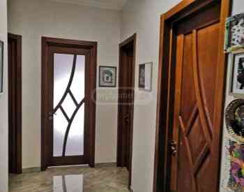 ქირავდება 4 ოთახიანი ბინა 130მ² 3/6 სართ თბილისი