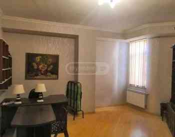 ქირავდება 4 ოთახიანი ბინა 130მ² 3/6 სართ თბილისი