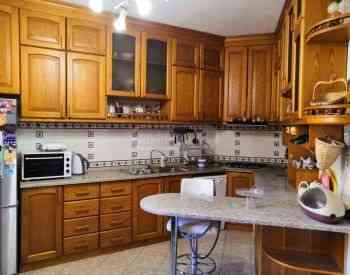 ქირავდება 4 ოთახიანი ბინა 130მ² 3/6 სართ თბილისი