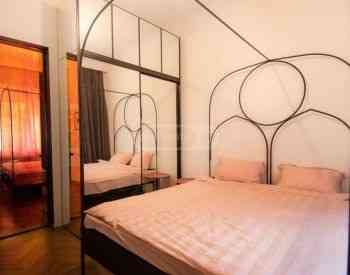 Apartments For Rent five-room 170м² 3/3 floor Tbilisi