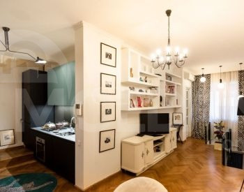 Apartments For Rent five-room 170м² 3/3 floor Tbilisi - photo 9