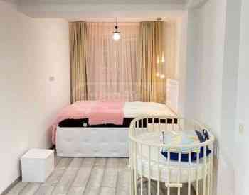 Apartments For Rent three-room 90м² 1/8 floor Tbilisi