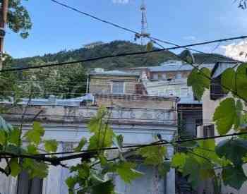 Apartments For Rent three-room 105м² 3/3 floor Tbilisi