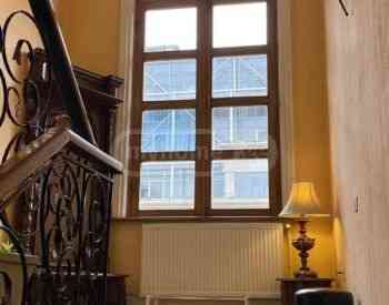 ქირავდება 4 ოთახიანი ბინა 240მ² 4/4 სართ თბილისი