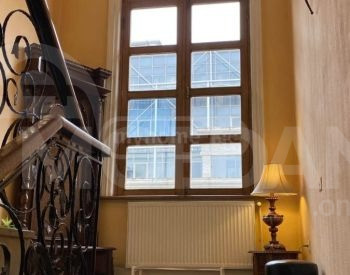 ქირავდება 4 ოთახიანი ბინა 240მ² 4/4 სართ თბილისი - photo 2