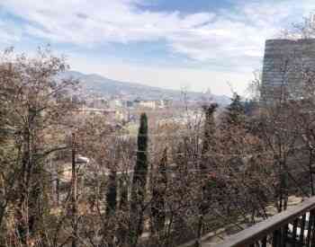 ქირავდება 4 ოთახიანი ბინა 130მ² 3/3 სართ თბილისი