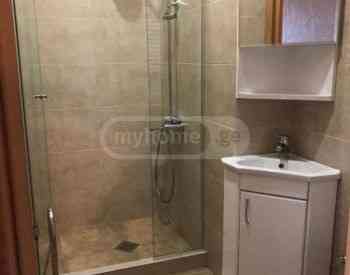 ქირავდება 4 ოთახიანი ბინა 130მ² 3/3 სართ თბილისი