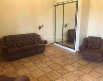 ქირავდება 4 ოთახიანი ბინა 130მ² 3/3 სართ თბილისი