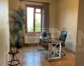 ქირავდება 4 ოთახიანი ბინა 130მ² 3/3 სართ თბილისი - photo 1