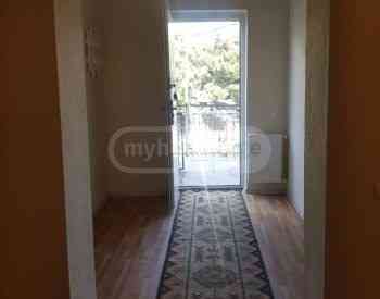 ქირავდება 4 ოთახიანი ბინა 100მ² 2/2 სართ თბილისი