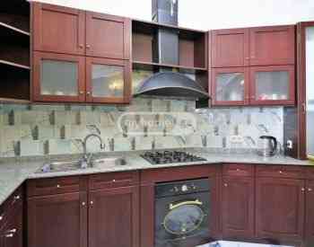 ქირავდება 2 ოთახიანი ბინა 80მ² 2/9 სართ თბილისი