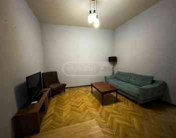 ქირავდება 2 ოთახიანი ბინა 62მ² 2/2 სართ თბილისი