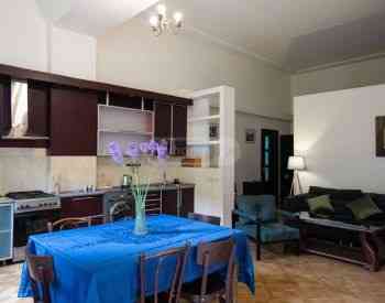 ქირავდება 2 ოთახიანი ბინა 60მ² 1/4 სართ თბილისი