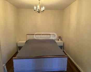 ქირავდება 2 ოთახიანი ბინა 100მ² 1/3 სართ თბილისი