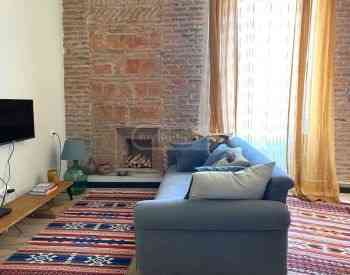 ქირავდება 2 ოთახიანი ბინა 50მ² 2/3 სართ თბილისი