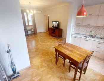 ქირავდება 3 ოთახიანი ბინა 70მ² 2/3 სართ თბილისი