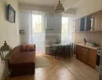 ქირავდება 2 ოთახიანი ბინა 75მ² 7/12 სართ თბილისი