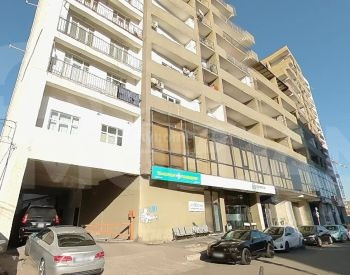 იყიდება 2 ოთახიანი ბინას 61მ² 4/10 სართ თბილისი - photo 1