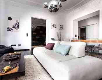 ქირავდება 4 ოთახიანი ბინა 200მ² 4/7 სართ თბილისი