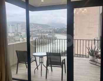 Продам 7+-комн. квартиру 155м² 5/7 эт. Тбилиси