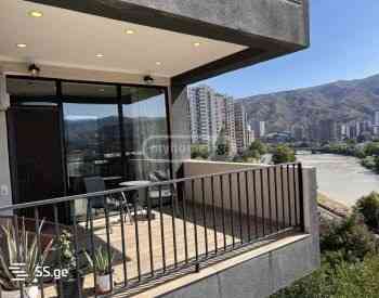 Продам 7+-комн. квартиру 155м² 5/7 эт. Тбилиси