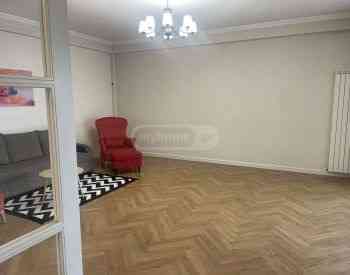 Продам 7+-комн. квартиру 155м² 5/7 эт. Тбилиси