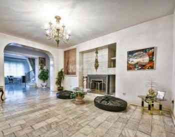 Apartments For Rent six-room 335м² 8/8 floor Tbilisi