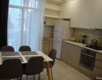 ქირავდება 3 ოთახიანი ბინა 90მ² 4/8 სართ თბილისი