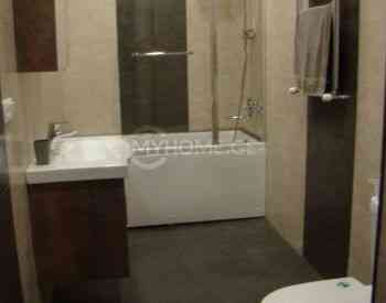 ქირავდება 3 ოთახიანი ბინა 90მ² 4/8 სართ თბილისი