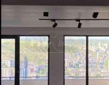 ქირავდება 4 ოთახიანი ბინა 170მ² 3/3 სართ თბილისი