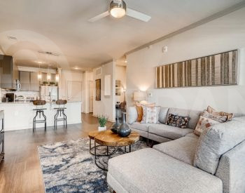 ქირავდება 4 ოთახიანი ბინა 186მ² 5/6 სართ თბილისი - photo 1