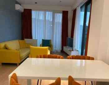 ქირავდება 2 ოთახიანი ბინა 76მ² 2/5 სართ თბილისი